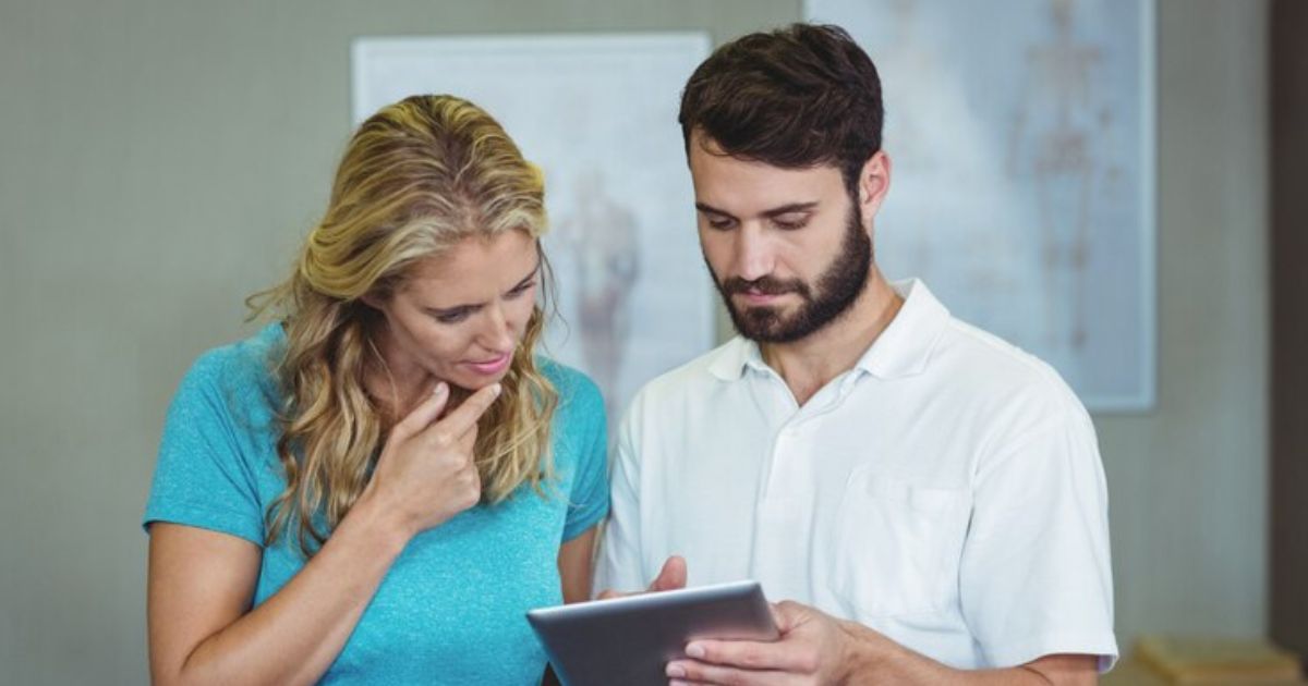Explaining mental health assessment reports for better understanding